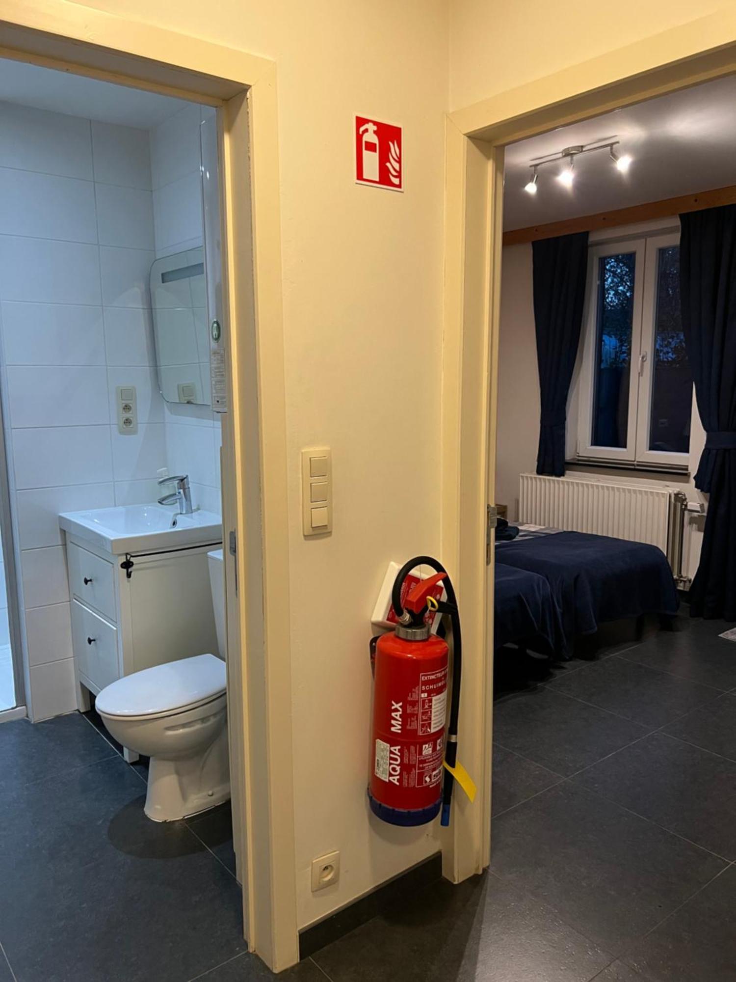Ferienwohnung Dame Cerise Wavre Exterior foto